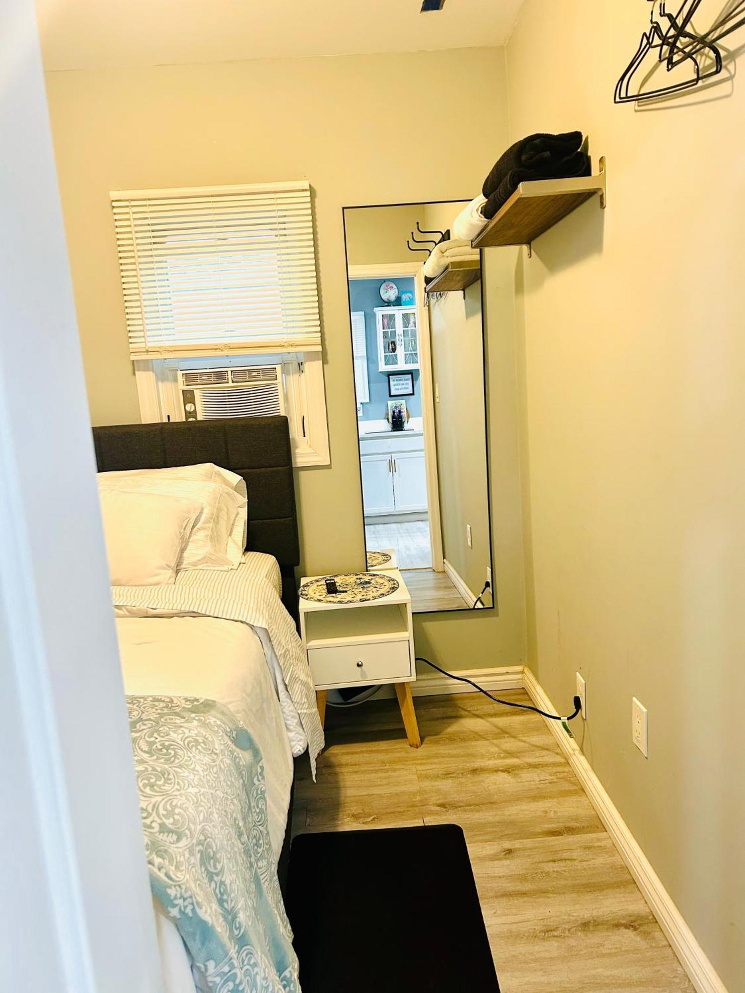 Fancy Studio Private Entrance Selden エクステリア 写真