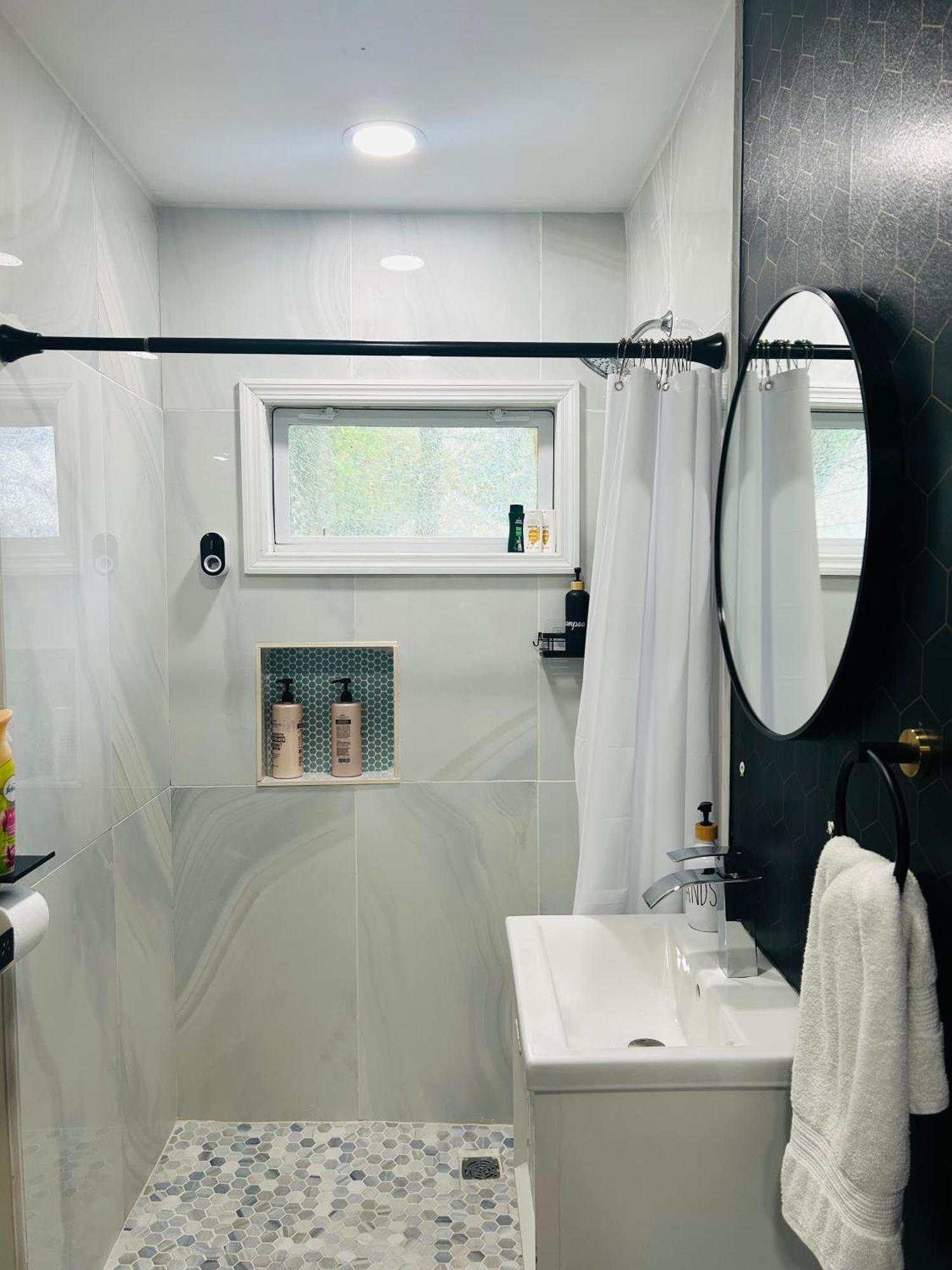 Fancy Studio Private Entrance Selden エクステリア 写真